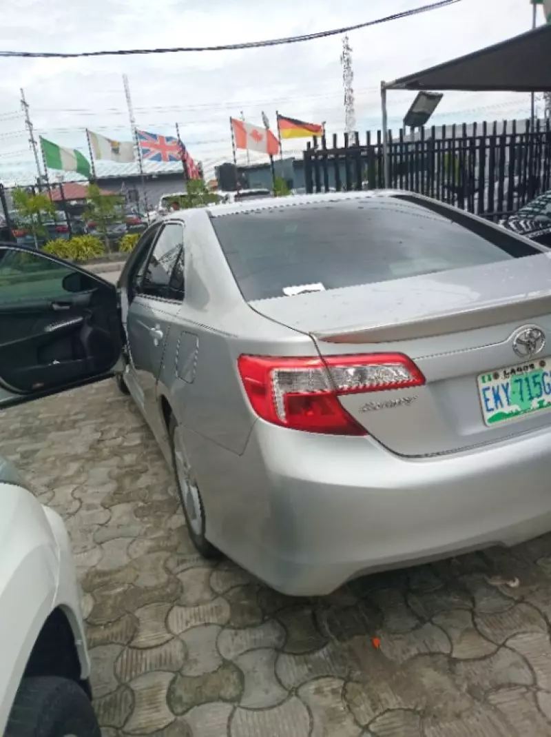 Toyota Camry   - 2013