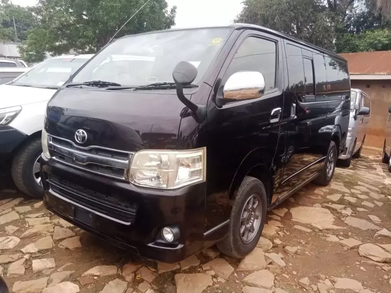 Toyota Hiace   - 2014