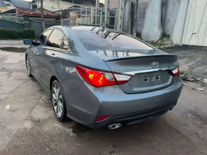 Hyundai Sonata   - 2014
