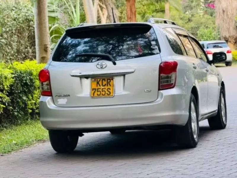 Toyota Fielder    - 2011
