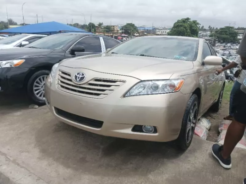Toyota camry   - 2009