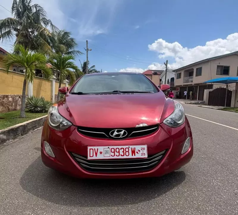 Hyundai Elantra   - 2013