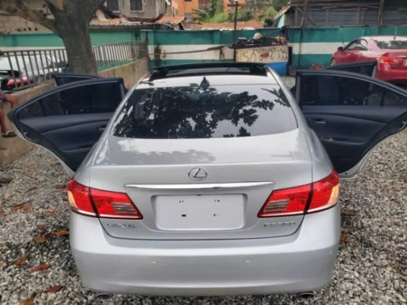 Lexus ES 350   - 2011