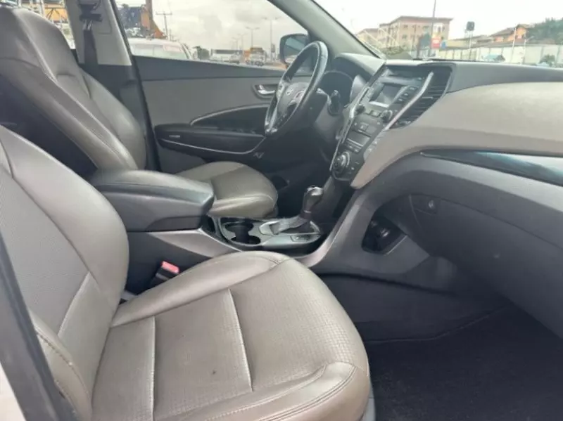 Hyundai Santa Fe - 2013