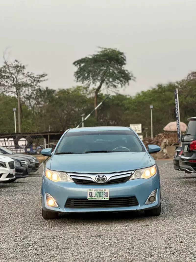 Toyota Camry   - 2012