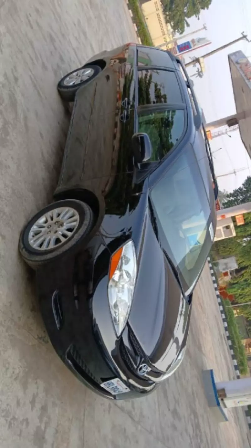 Toyota Sienna   - 2008