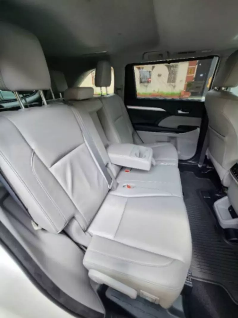 Toyota Highlander   - 2015