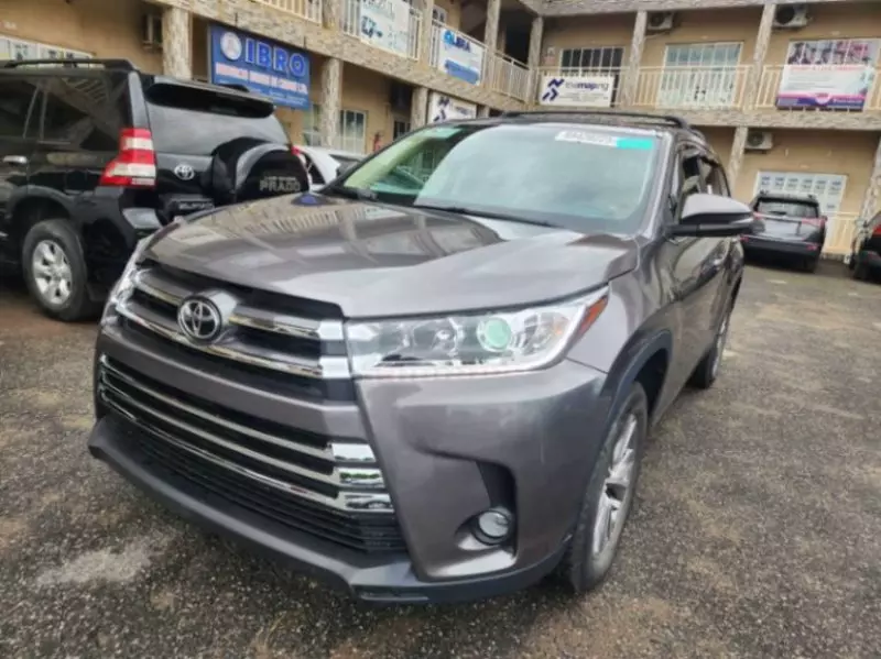 Toyota Highlander   - 2015
