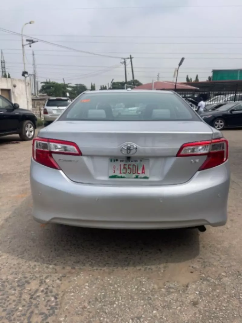 Toyota Camry   - 2012