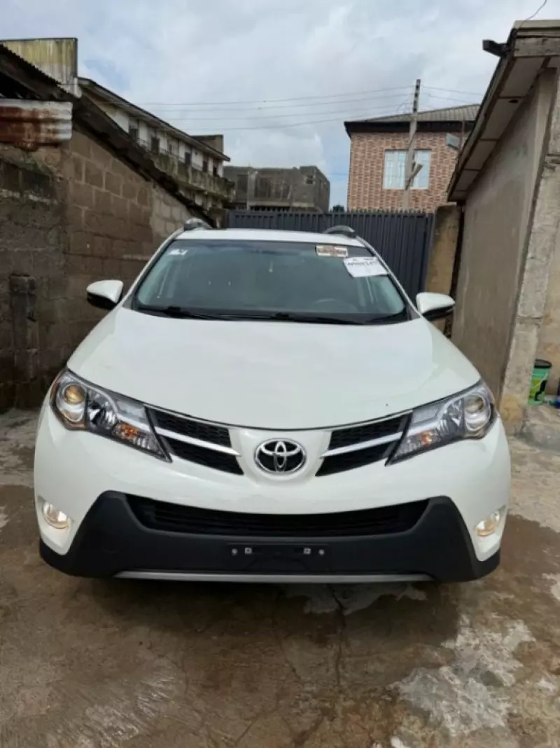 Toyota Rav4   - 2015