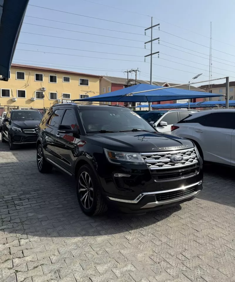 Ford Explorer   - 2018