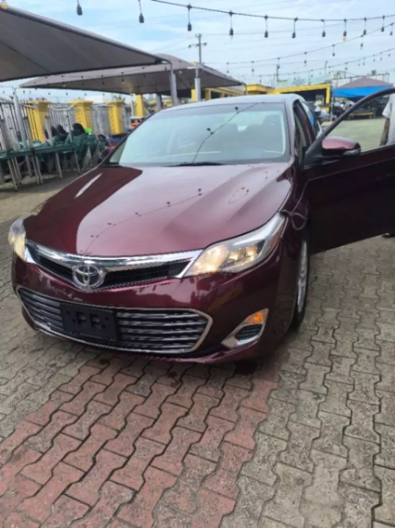 Toyota Avalon   - 2014
