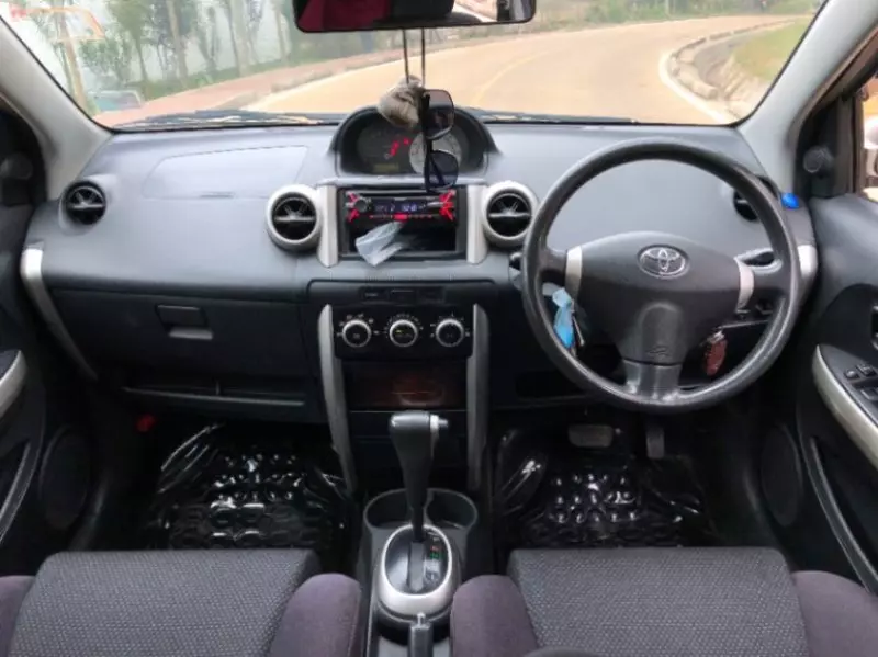 Toyota Ist    - 2003