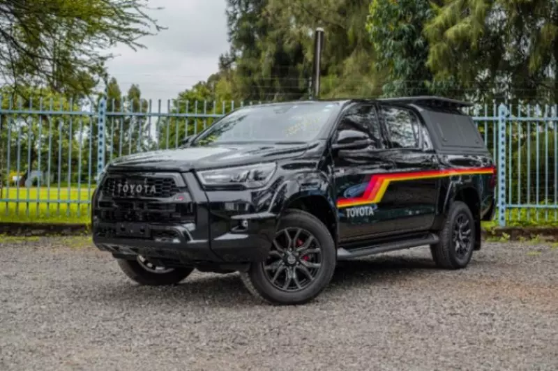 Toyota Hilux   - 2022