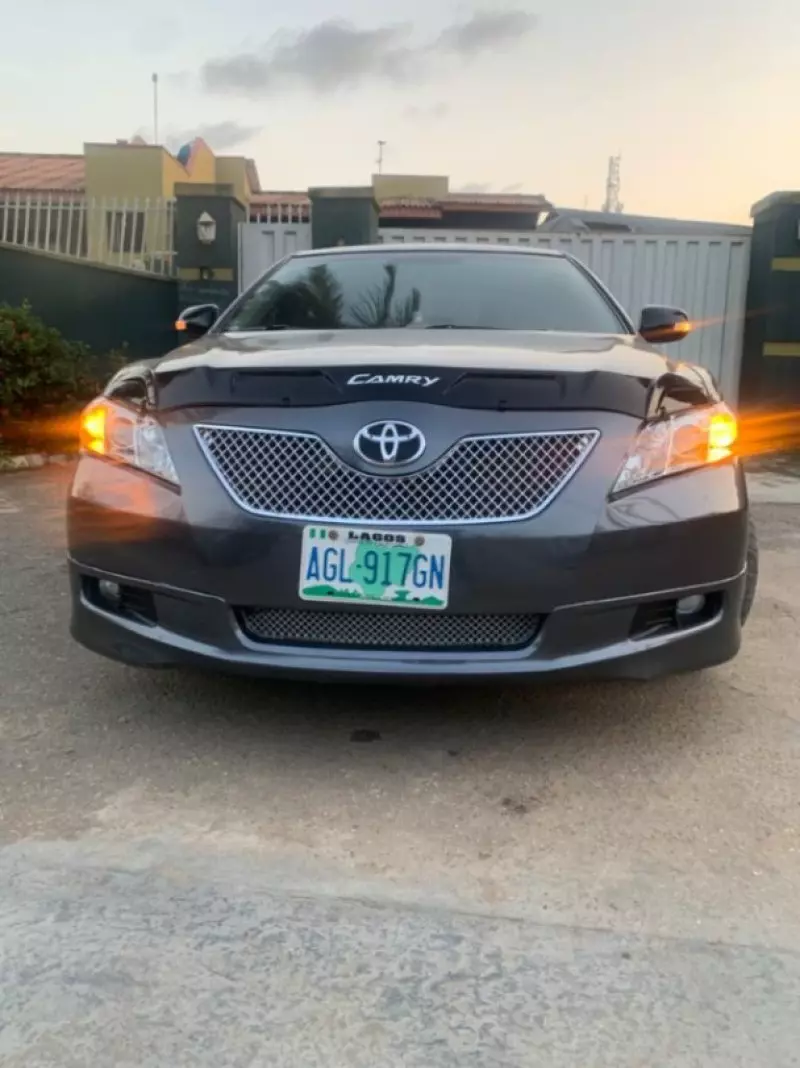 Toyota Camry - 2009
