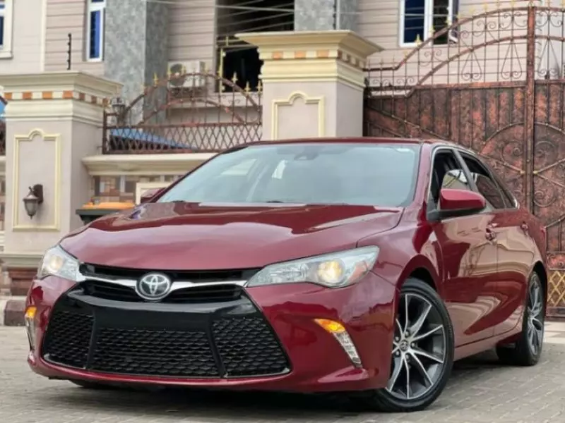Toyota camry   - 2015
