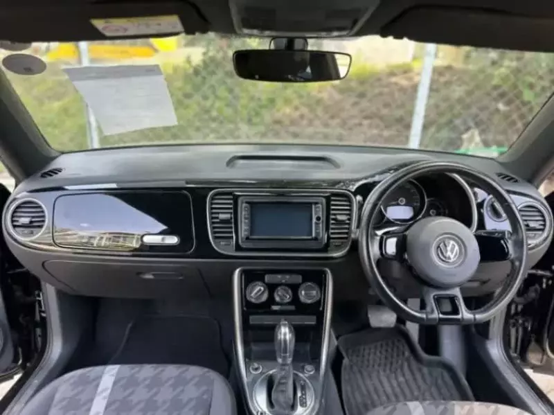 Volkswagen Beetle   - 2017