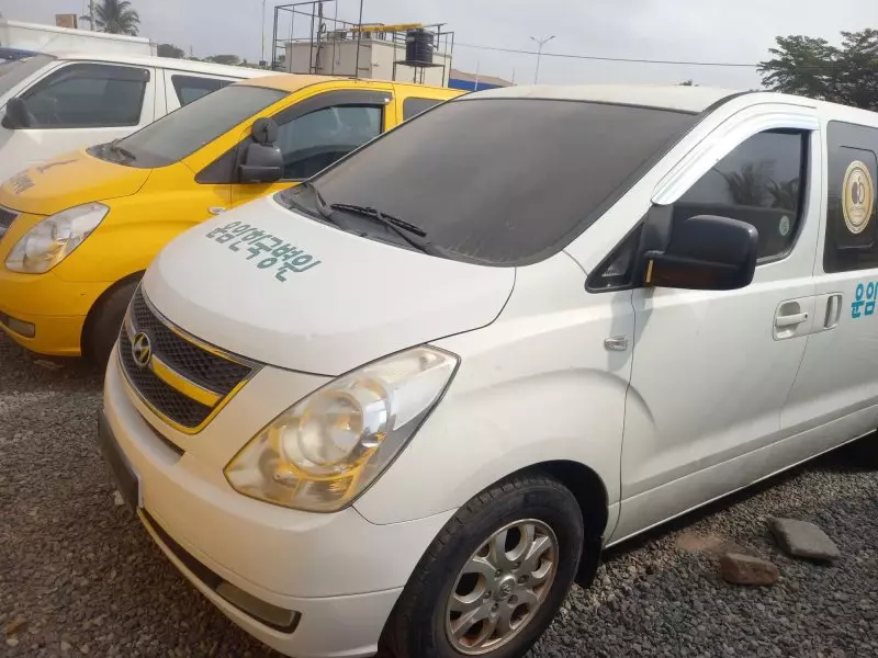 Hyundai H-1 Starex   - 2011