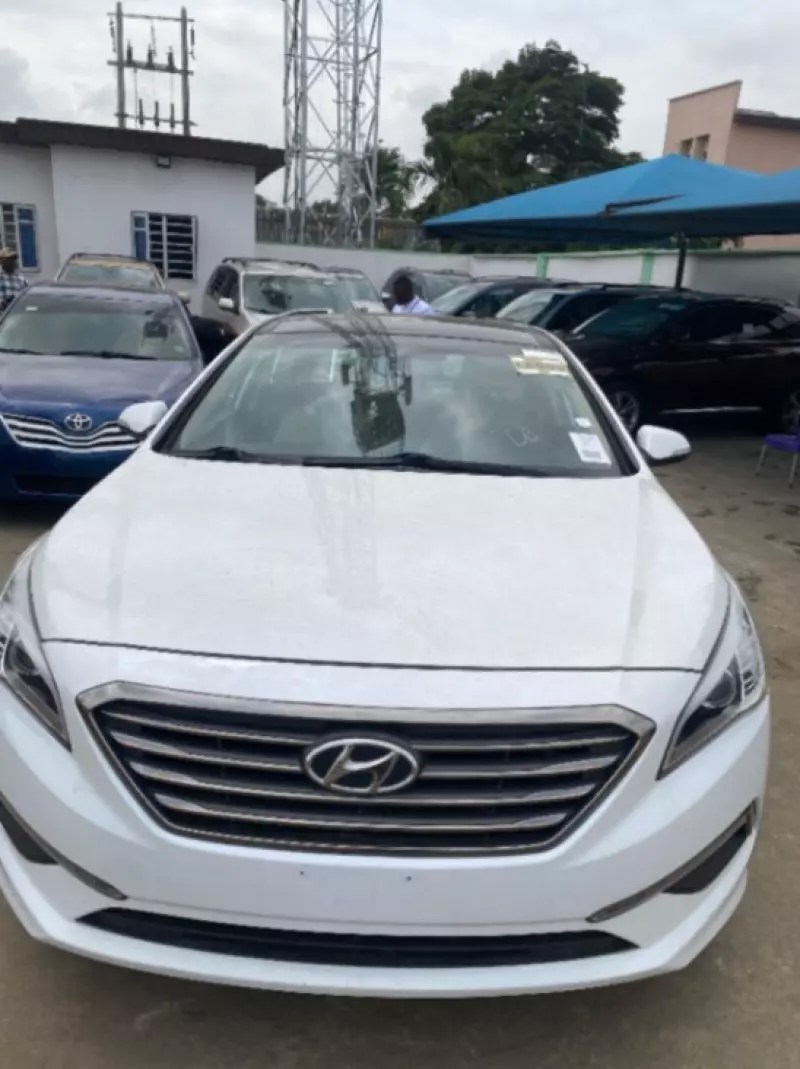 Hyundai Sonata   - 2015