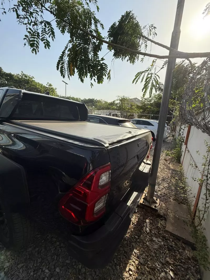 Toyota Hilux   - 2024