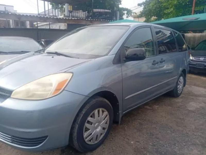 Toyota Sienna - 2005