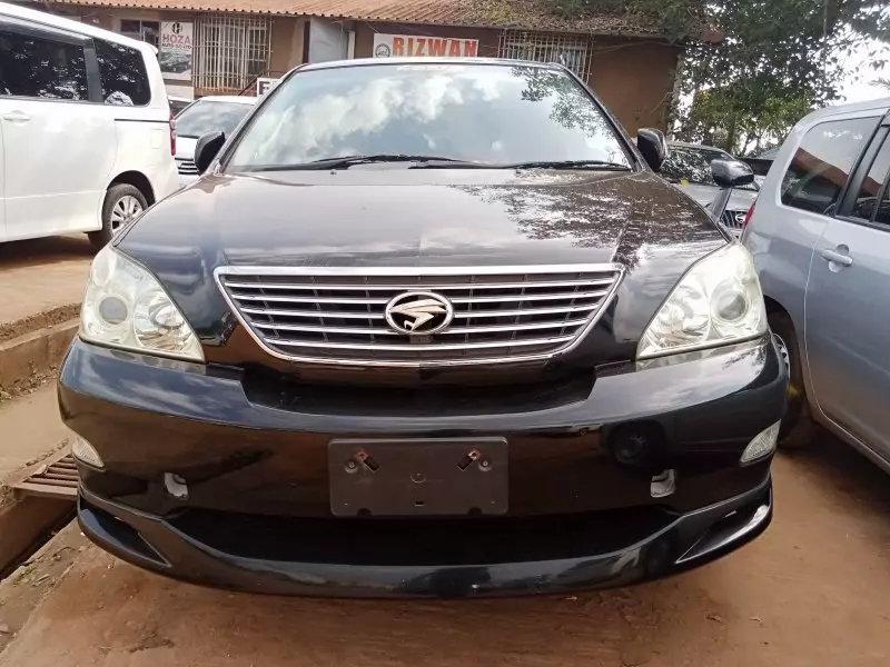 Toyota Harrier   - 2011