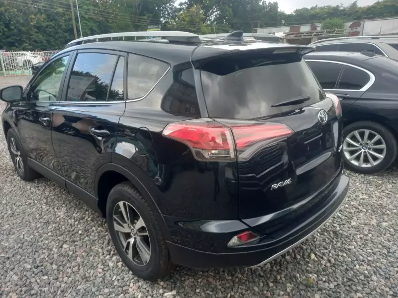 Toyota RAV 4   - 2018
