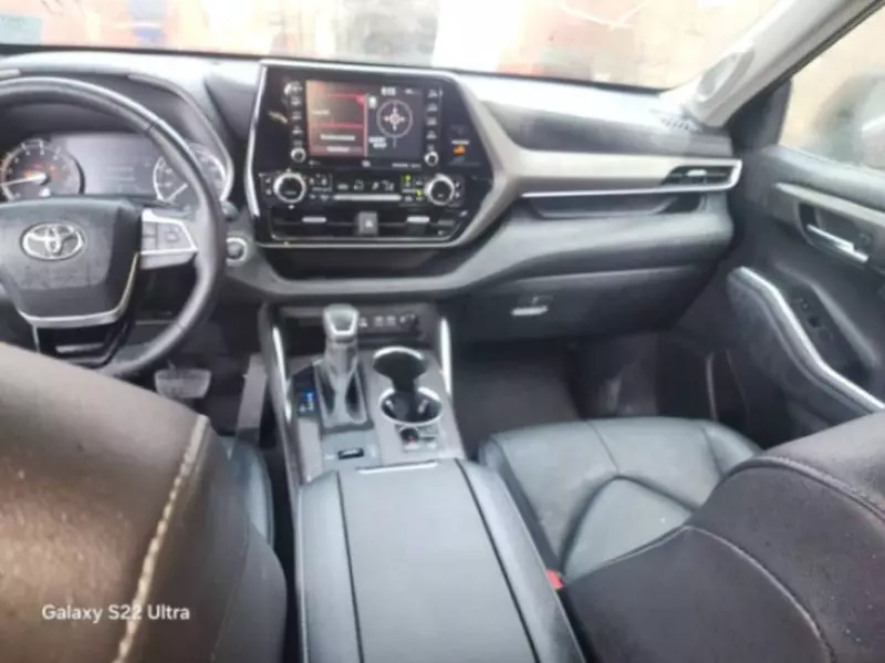 Toyota Highlander   - 2022