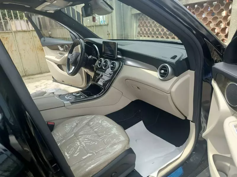 Mercedes-Benz GLC 300   - 2018