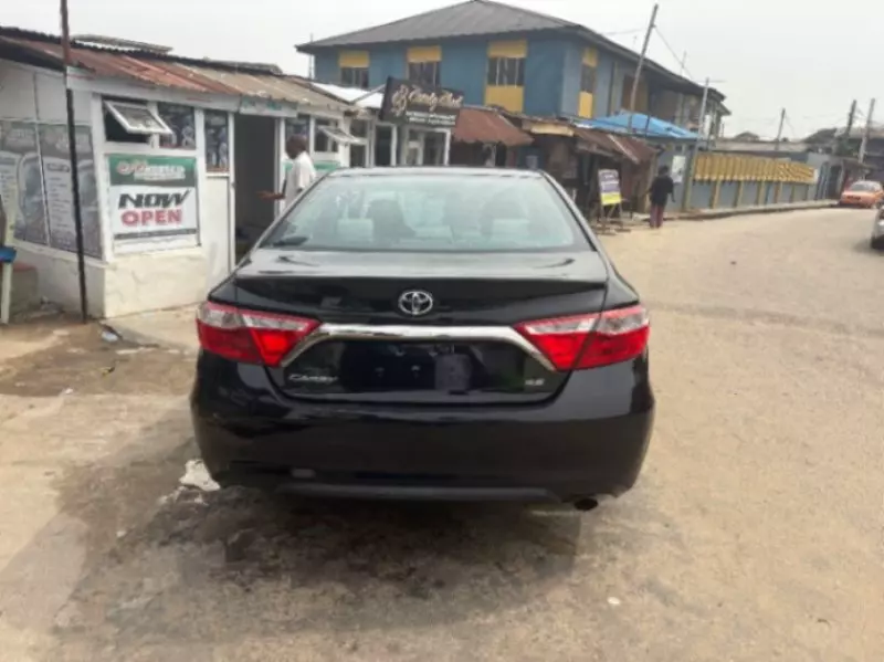 Toyota Camry   - 2016