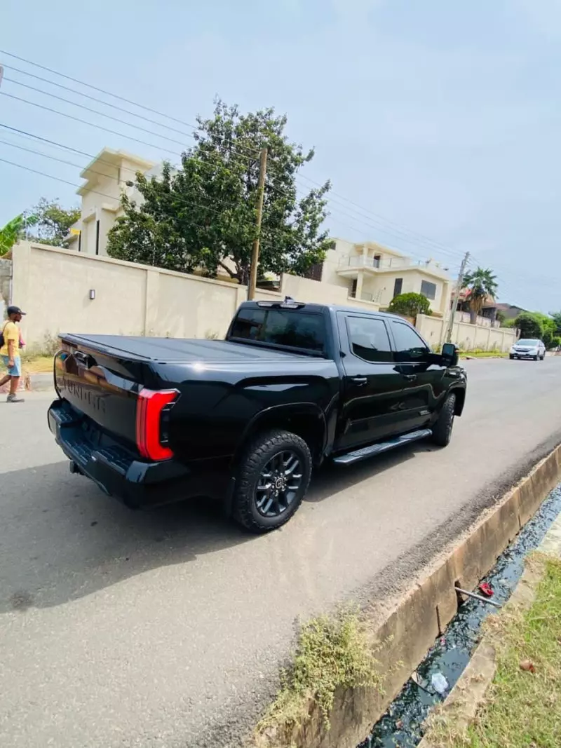 Toyota Tundra   - 2022
