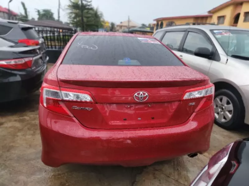 Toyota Camry   - 2013