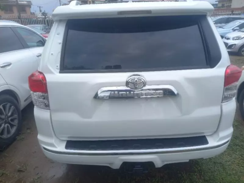 Toyota 4-Runner   - 2011