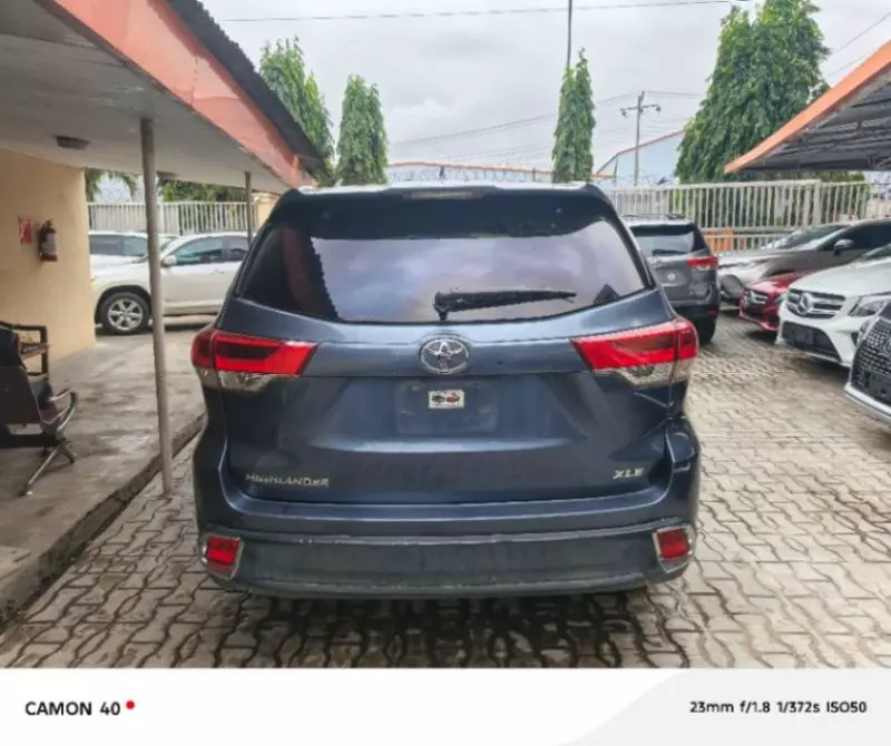 Toyota Highlander   - 2014