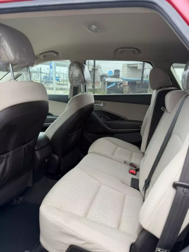 Hyundai Santa Fe   - 2017