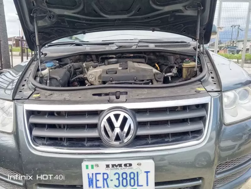 Volkswagen Touareg   - 2002