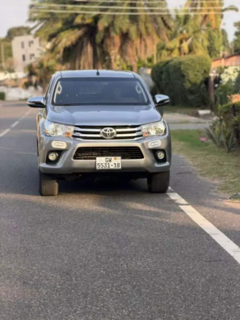 Toyota Hilux   - 2018