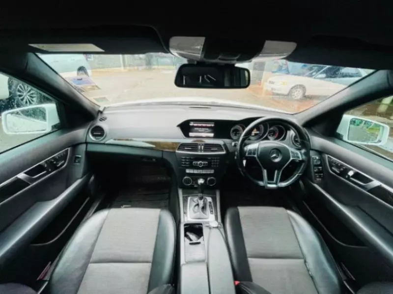 Mercedes-Benz C 200   - 2013