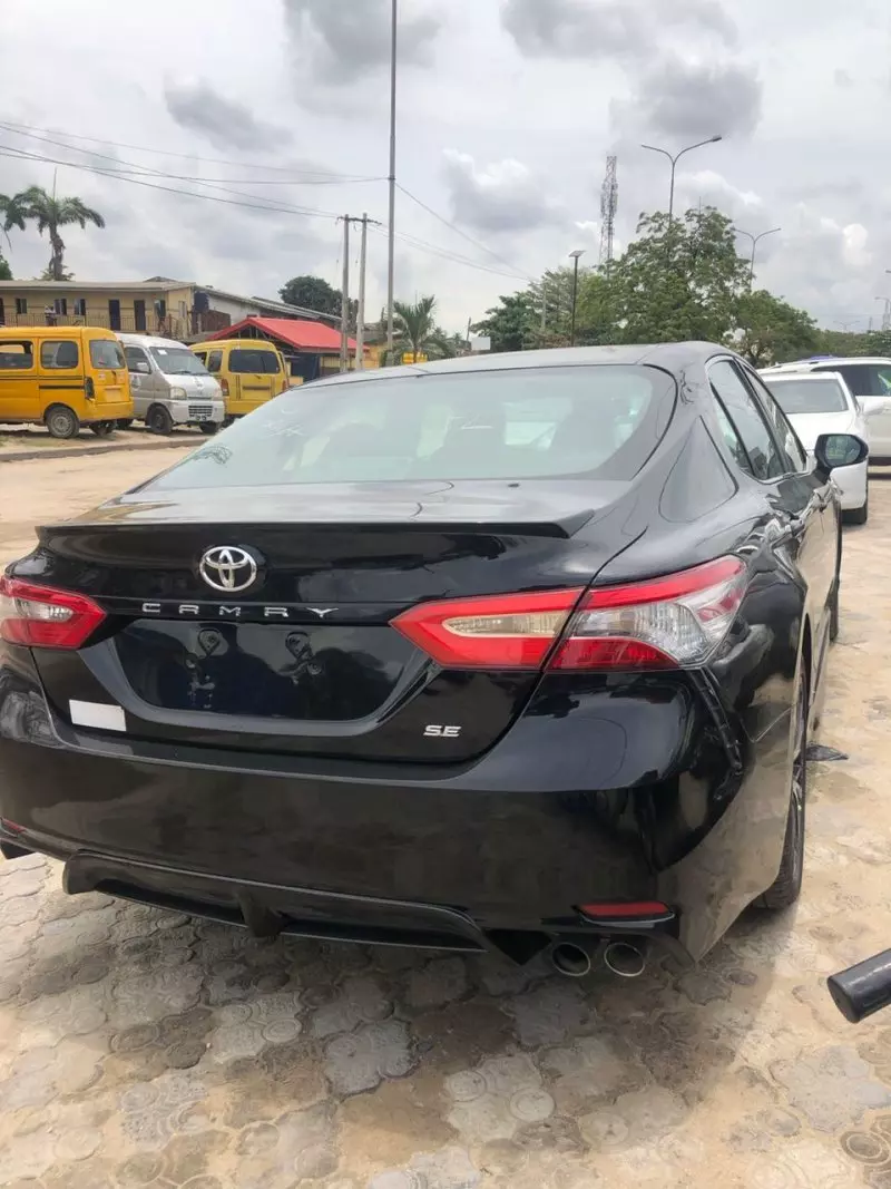 Toyota Camry   - 2018