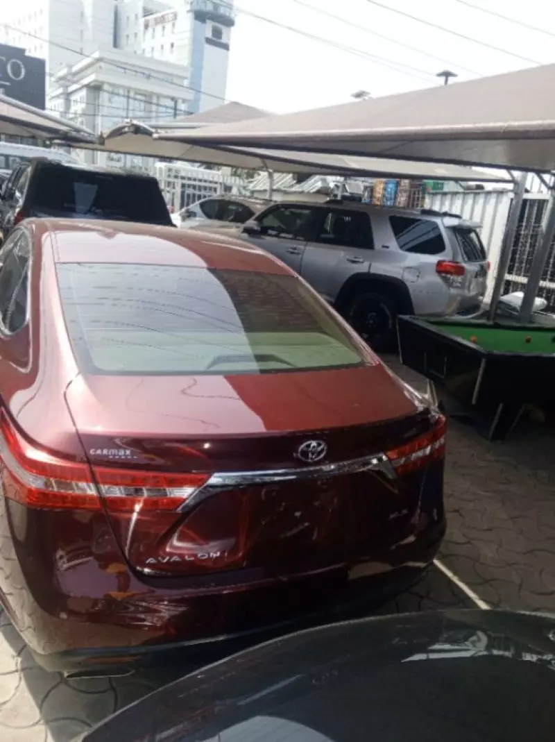 Toyota Avalon   - 2014