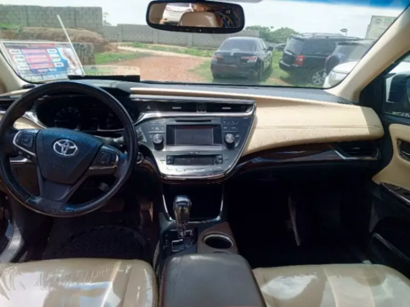 Toyota Avalon   - 2014