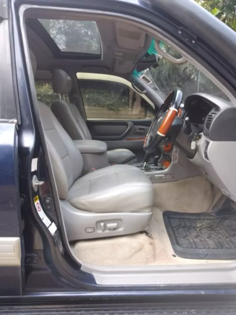 Toyota Land Cruiser   - 2003