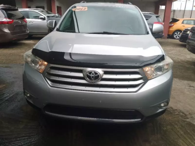 Toyota Highlander   - 2012