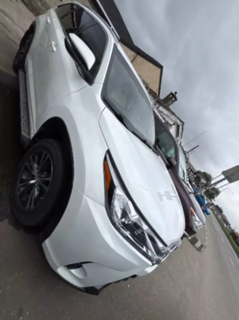 Toyota Highlander   - 2016