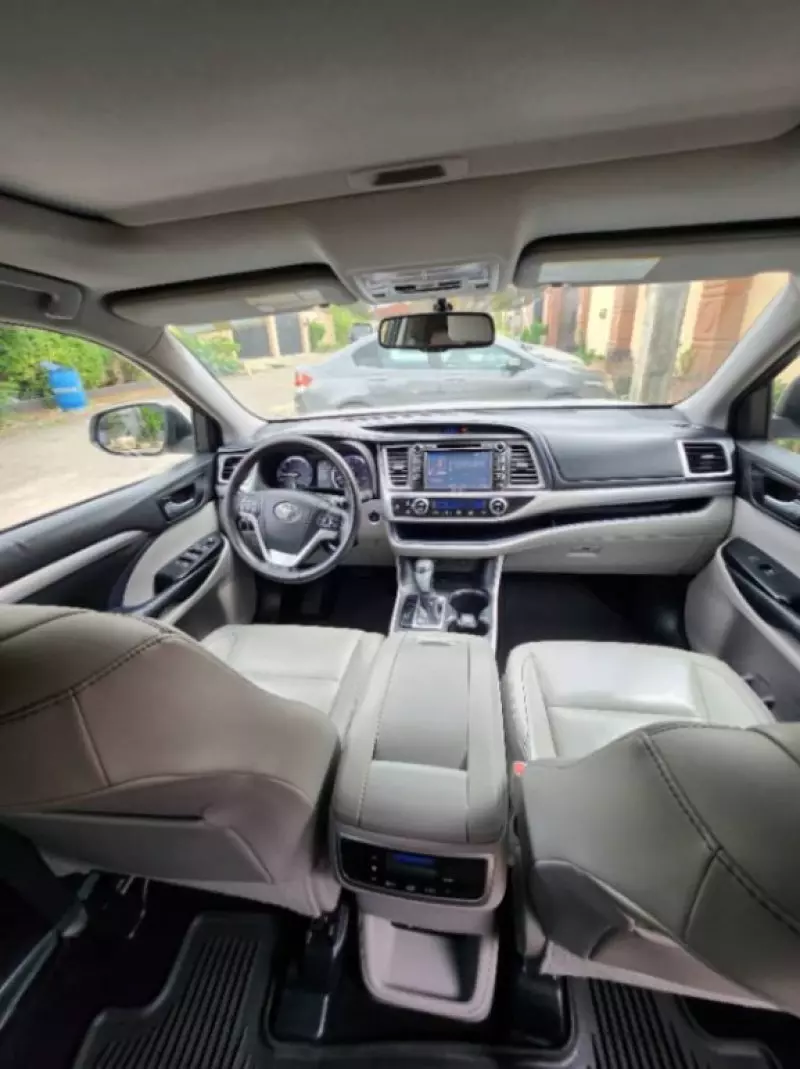 Toyota Highlander   - 2015