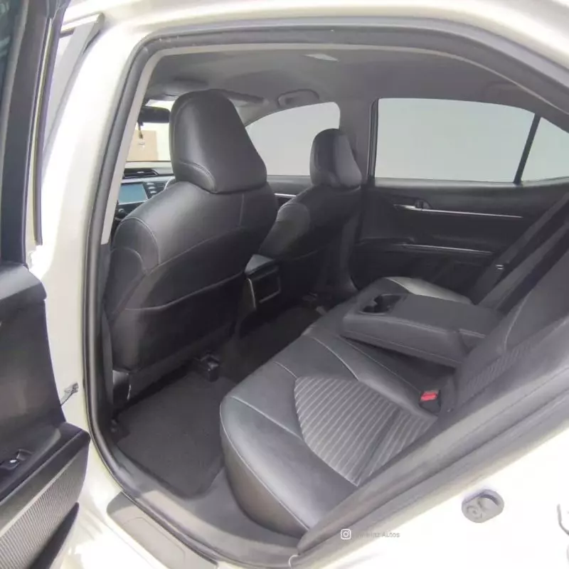 Toyota Camry   - 2018