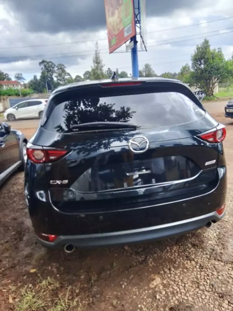 Toyota Harrier   - 2017
