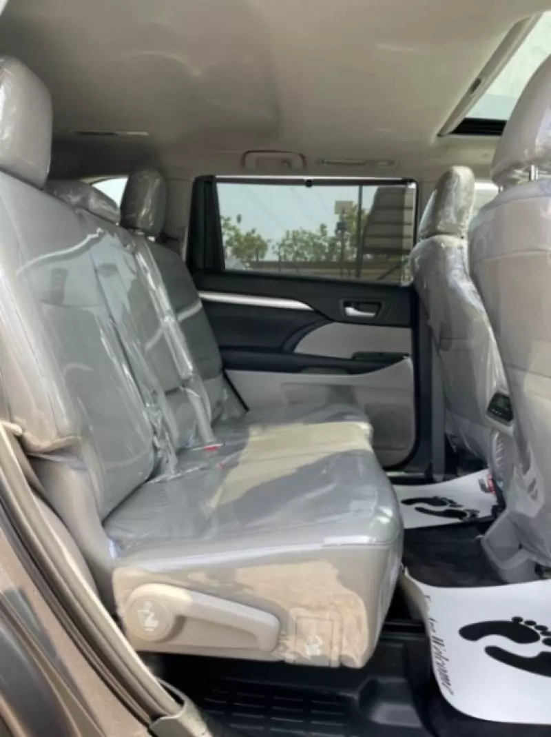 Toyota Highlander   - 2014