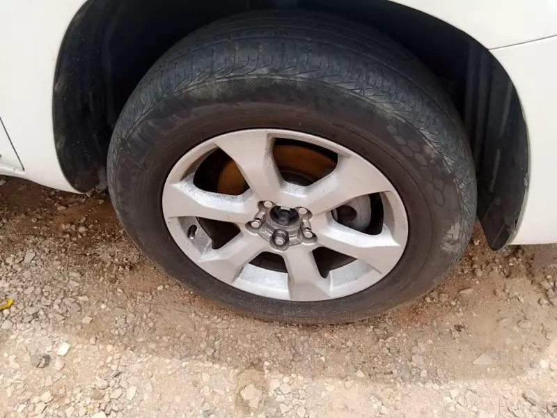 Toyota Vanguard    - 2012