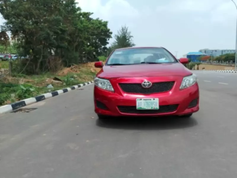 Toyota corolla   - 2010